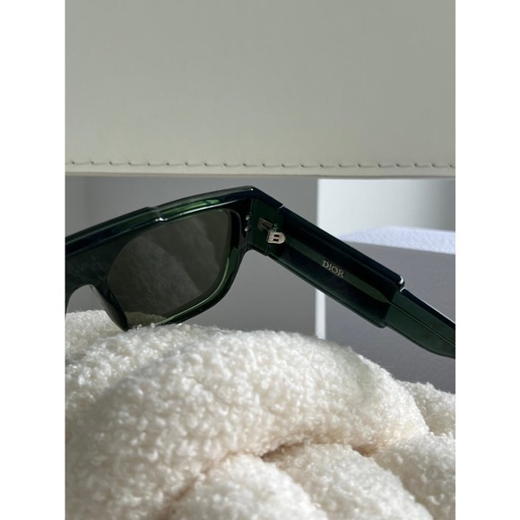 NEW Dior CD M1I Sunglasses in Olive Green $620 - Picture 8 of 10